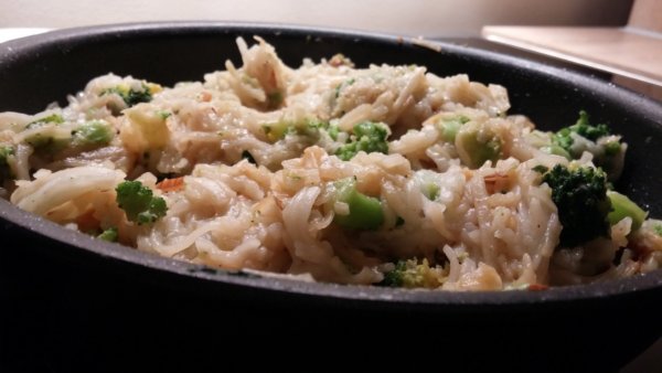 Brokkolis-mandulás rizstészta | Gluténmentes, tejmentes recept