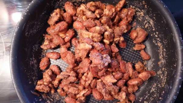 Fahéjas, cukrozott mandula és dióbél házilag | Laktózmentes recept Pink Dust blog